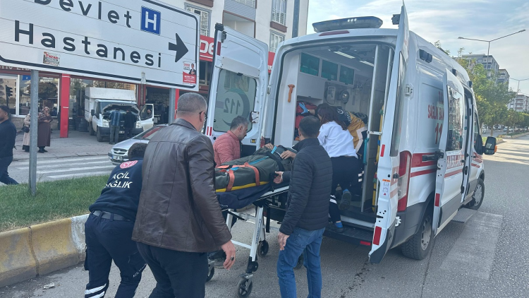Hastane Kavşağında Kaza: 4 Yaralı