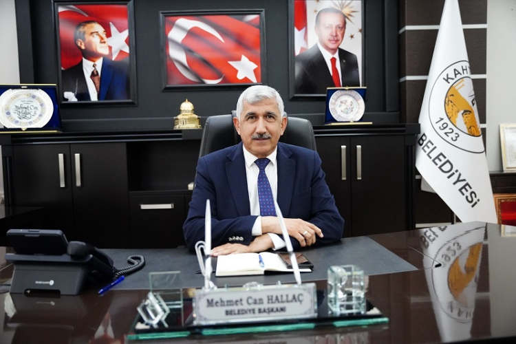 KAHTA BELEDİYE BAŞKANI HALLAÇ’TAN YENİ YIL MESAJI