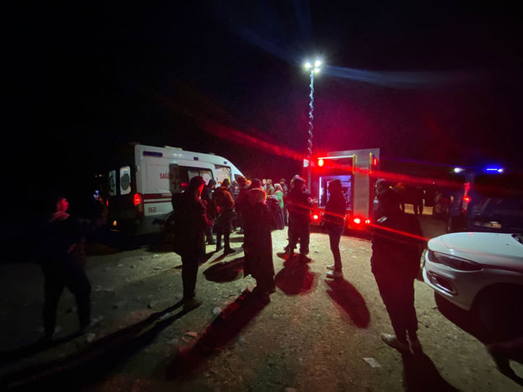 Tekneleri alabora olan balıkçılar kurtarıldı
