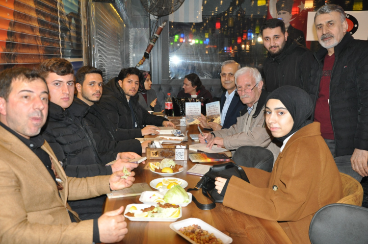 KÂH-DER Bursiyer öğrencileri ve Burs veren Hayırseverleri Yemekte Buluşturdu