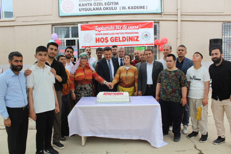 Kahta Özel Eğitim Uygulama Okulu’nda anlamlı bir kutlama