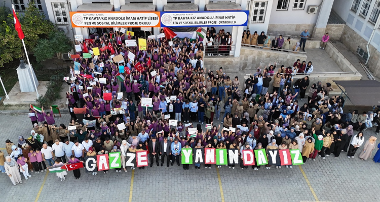Kahta'da Öğrenciler Filistin'e Destek Etkinliği Düzenledi