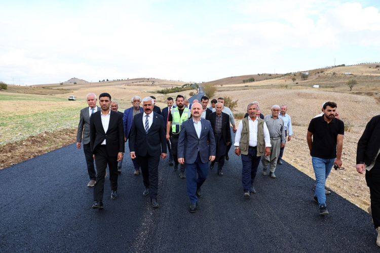 Köylerimizde İlk Defa Sıcak Asfalt Dönemi
