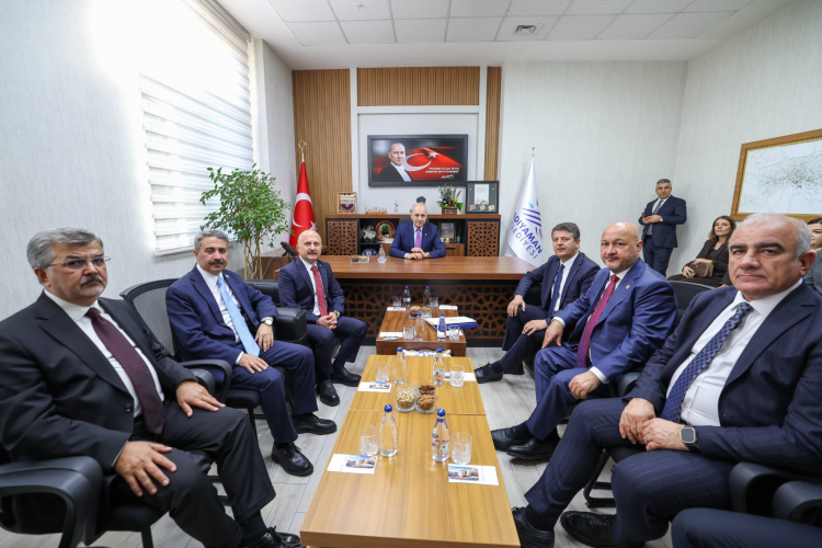 KURTULMUŞ, ADIYAMAN’DA VALİLİK VE BELEDİYEYİ ZİYARET ETTİ