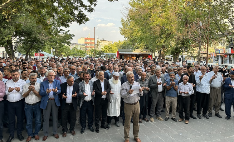 Kahta'da çok sayıda STK İsrail'i protesto etti