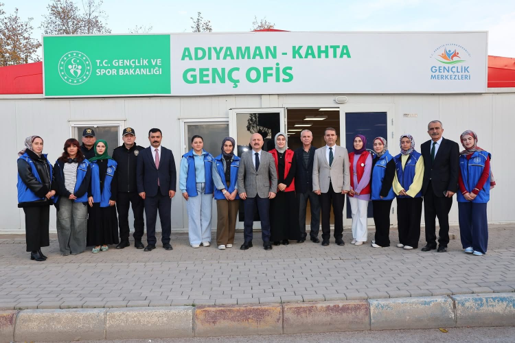 Vali Varol'dan Kahta Genç Ofis'e Ziyaret