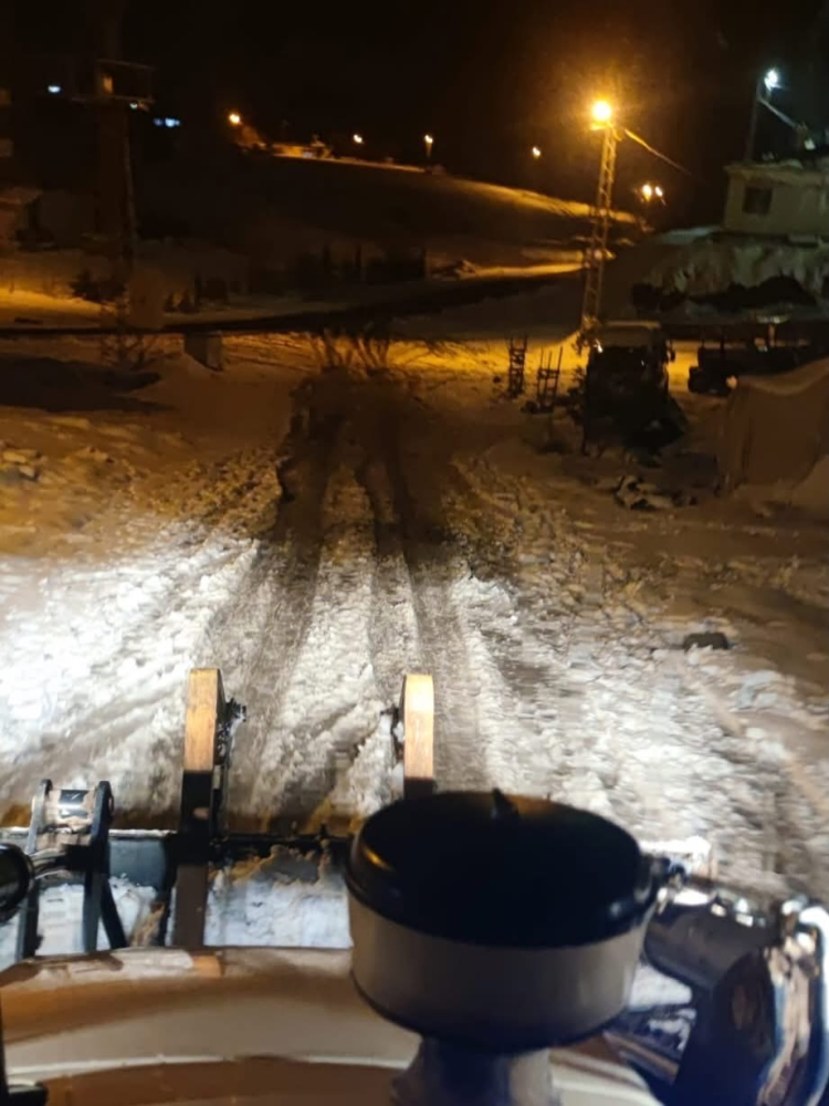 Kahta’da karla mücadele aralıksız devam ediyor