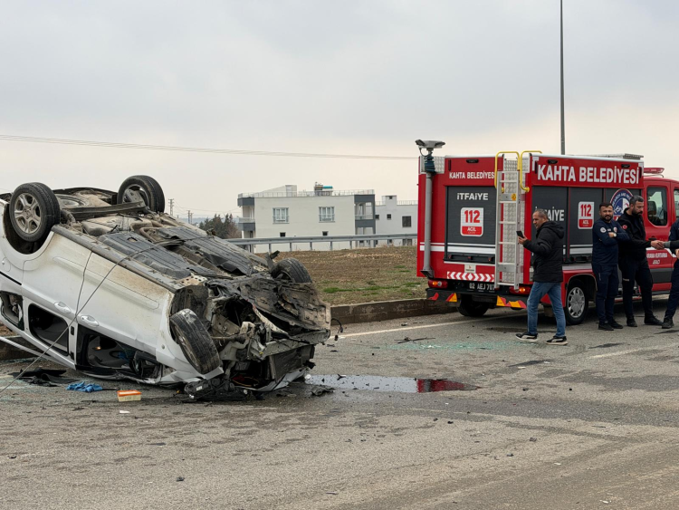 Kahta Adıyaman yolunda kaza: 6 yaralı