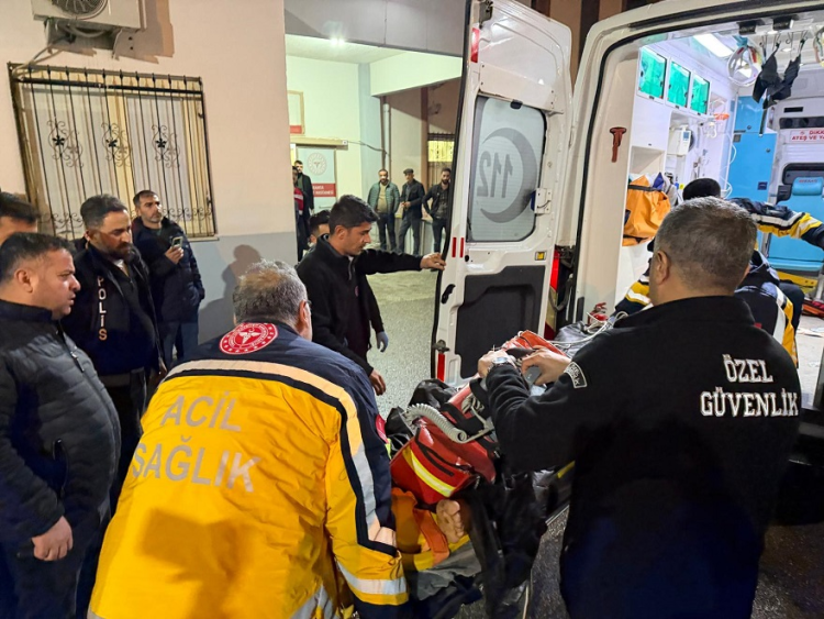 Otomobil uçuruma yuvarlandı: 1 ölü, 4 yaralı
