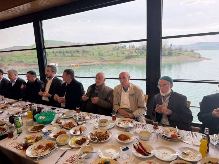 Xale Hem husumetli iki aileyi  barıştırdı