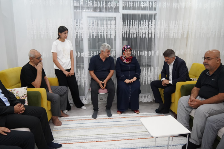 Milletvekili Şan’dan Uluçay Ailesine Duygusal Ziyaret